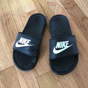 nike slides with socks